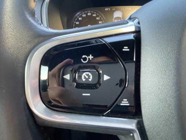 ボルボ ＸＣ９０ T5 AWD モーメンタム 埼玉県 2016(平28)年 4.8万km アイスホワイト 茶レザーシート/アダプティブクルーズコントロール/純正HDDナビ/(Bluetooth/USB/CD/フルセグ)/Ａｐｐｌｅ　Ｃａｒ　Ｐｌａｙ/３６０度カメラ/ブラインドスポットモニター/シートヒーター/パークアシスト/レーンアシスト/ＥＴＣ