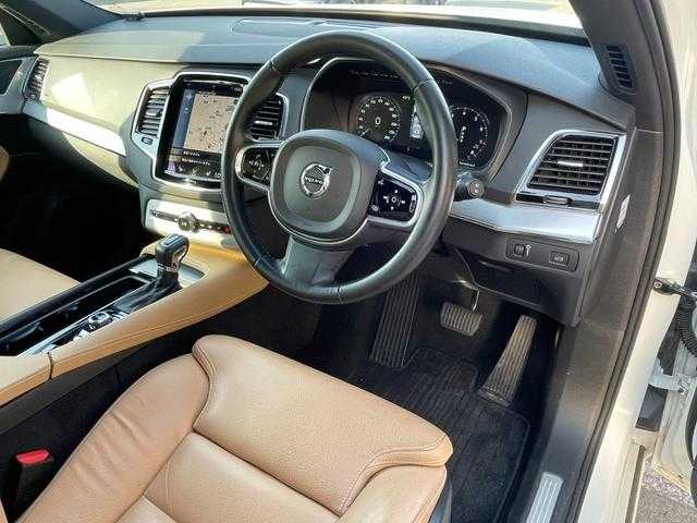 ボルボ ＸＣ９０ T5 AWD モーメンタム 埼玉県 2016(平28)年 4.8万km アイスホワイト 茶レザーシート/アダプティブクルーズコントロール/純正HDDナビ/(Bluetooth/USB/CD/フルセグ)/Ａｐｐｌｅ　Ｃａｒ　Ｐｌａｙ/３６０度カメラ/ブラインドスポットモニター/シートヒーター/パークアシスト/レーンアシスト/ＥＴＣ