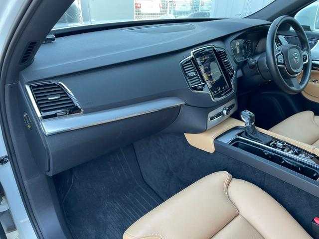 ボルボ ＸＣ９０ T5 AWD モーメンタム 埼玉県 2016(平28)年 4.8万km アイスホワイト 茶レザーシート/アダプティブクルーズコントロール/純正HDDナビ/(Bluetooth/USB/CD/フルセグ)/Ａｐｐｌｅ　Ｃａｒ　Ｐｌａｙ/３６０度カメラ/ブラインドスポットモニター/シートヒーター/パークアシスト/レーンアシスト/ＥＴＣ