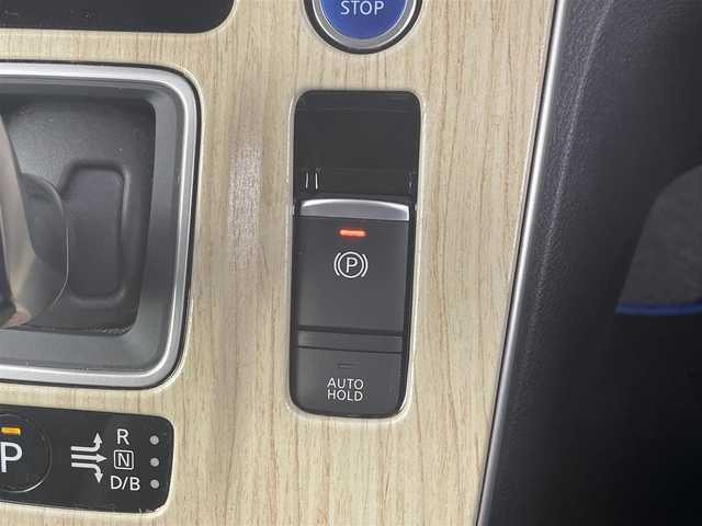 日産 セレナ e－パワー ハイウェイスター G 埼玉県 2020(令2)年 4.4万km マルーンレッド 2トーン エマージェンシーブレーキ/プロパイロット/両側パワースライドドア/純正９インチメモリナビ/CD/DVD/Bluetooth/フルセグ/全方位カメラ/デジタルインナーミラー/ドライブレコーダー/ETC/レザーシート/ステアリングヒーター/純正１６インチAW/純正フロアマット/プッシュスタート/スマートキー
