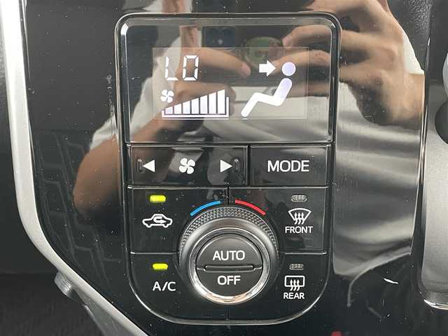 トヨタ ルーミー カスタムG 滋賀県 2020(令2)年 3.2万km パールホワイトⅢ 純正ナビ/・Bluetooth/ワンセグ/・CD/DVD/バックカメラ/ステアリングリモコン/ETC/前後ドライブレコーダー/クルーズコントロール/両側パワースライドドア/オートリトラミラー/シートリフター/LEDヘッドライト/オートハイビーム/フォグライト/スマートキー