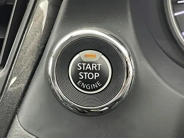 日産 スカイライン 200GT－t 埼玉県 2015(平27)年 3.9万km クリスタルホワイトパール ワンオーナー　/純正８インチナビ　/バックカメラ　/クルーズコントロール　/ハーフレザーシート　/ビルトインＥＴＣ２．０　/社外前後ドライブレコーダー　/純正フロアマット　/Ｂｌｕｅｔｏｏｔｈ　/フルセグＴＶ