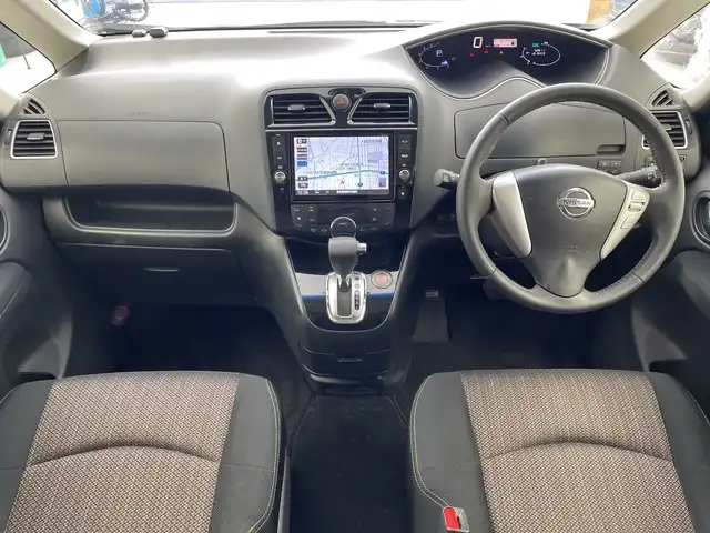 日産 セレナ ハイウェイスター Sハイブリッド 大阪府 2014(平26)年 5.3万km ダイヤモンドブラック 純正ナビ/・Bluetooth/・CD/DVD/・フルセグテレビ/・SD音楽録音/バックカメラ/純正フリップダウンモニター/クルーズコントロール/両側パワースライドドア/衝突軽減ブレーキ/レーンキープアシスト/前後ドライブレコーダー/ＥＴＣ/スマートキー