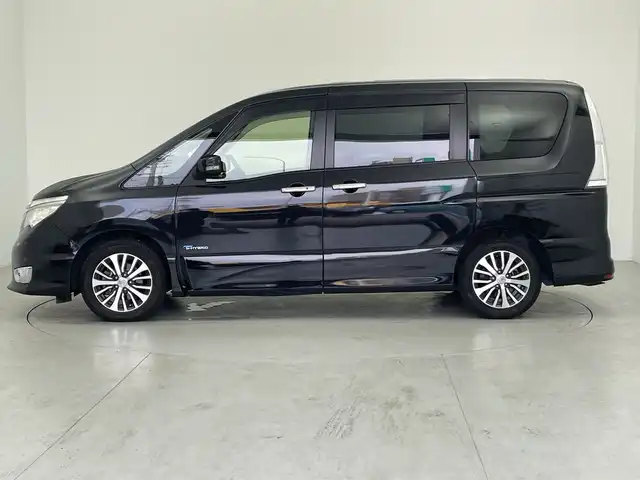 日産 セレナ ハイウェイスター Sハイブリッド 大阪府 2014(平26)年 5.3万km ダイヤモンドブラック 純正ナビ/・Bluetooth/・CD/DVD/・フルセグテレビ/・SD音楽録音/バックカメラ/純正フリップダウンモニター/クルーズコントロール/両側パワースライドドア/衝突軽減ブレーキ/レーンキープアシスト/前後ドライブレコーダー/ＥＴＣ/スマートキー