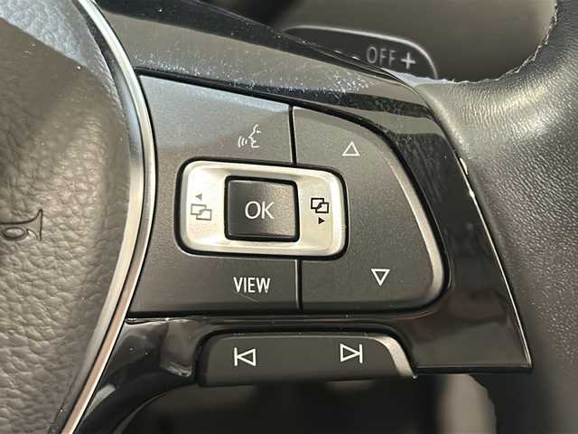 フォルクスワーゲン ゴルフ TSI コンフォートL テックED 新潟県 2019(平31)年 2.7万km ピュアホワイト セーフティーパッケージ/・ACC”（全車速追従機能付）/・レーンキープアシストシステムLaneAssist/・渋滞時追従支援システムTraffic Assist/・パドルシフト/・レザーマルチファンクションステアリングホイール/純正ナビ/・フルセグテレビ/・Bluetooth接続/ドライブレコーダー/ドライバー疲労検知システム/プリクラッシュブレーキシステム/プロアクティブ・オキュパント・プロテクション/電動パワーステアリング/プッシュスタート/ETC2.0/ドライブレコーダー