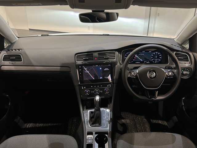 フォルクスワーゲン ゴルフ TSI コンフォートL テックED 新潟県 2019(平31)年 2.7万km ピュアホワイト セーフティーパッケージ/・ACC”（全車速追従機能付）/・レーンキープアシストシステムLaneAssist/・渋滞時追従支援システムTraffic Assist/・パドルシフト/・レザーマルチファンクションステアリングホイール/純正ナビ/・フルセグテレビ/・Bluetooth接続/ドライブレコーダー/ドライバー疲労検知システム/プリクラッシュブレーキシステム/プロアクティブ・オキュパント・プロテクション/電動パワーステアリング/プッシュスタート/ETC2.0/ドライブレコーダー