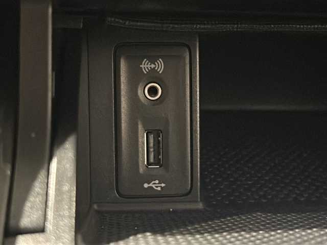 フォルクスワーゲン ゴルフ TSI コンフォートL テックED 新潟県 2019(平31)年 2.7万km ピュアホワイト セーフティーパッケージ/・ACC”（全車速追従機能付）/・レーンキープアシストシステムLaneAssist/・渋滞時追従支援システムTraffic Assist/・パドルシフト/・レザーマルチファンクションステアリングホイール/純正ナビ/・フルセグテレビ/・Bluetooth接続/ドライブレコーダー/ドライバー疲労検知システム/プリクラッシュブレーキシステム/プロアクティブ・オキュパント・プロテクション/電動パワーステアリング/プッシュスタート/ETC2.0/ドライブレコーダー