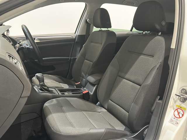 フォルクスワーゲン ゴルフ TSI コンフォートL テックED 新潟県 2019(平31)年 2.7万km ピュアホワイト セーフティーパッケージ/・ACC”（全車速追従機能付）/・レーンキープアシストシステムLaneAssist/・渋滞時追従支援システムTraffic Assist/・パドルシフト/・レザーマルチファンクションステアリングホイール/純正ナビ/・フルセグテレビ/・Bluetooth接続/ドライブレコーダー/ドライバー疲労検知システム/プリクラッシュブレーキシステム/プロアクティブ・オキュパント・プロテクション/電動パワーステアリング/プッシュスタート/ETC2.0/ドライブレコーダー