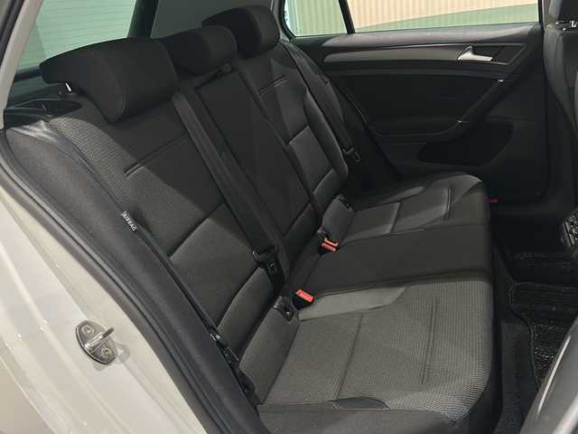 フォルクスワーゲン ゴルフ TSI コンフォートL テックED 新潟県 2019(平31)年 2.7万km ピュアホワイト セーフティーパッケージ/・ACC”（全車速追従機能付）/・レーンキープアシストシステムLaneAssist/・渋滞時追従支援システムTraffic Assist/・パドルシフト/・レザーマルチファンクションステアリングホイール/純正ナビ/・フルセグテレビ/・Bluetooth接続/ドライブレコーダー/ドライバー疲労検知システム/プリクラッシュブレーキシステム/プロアクティブ・オキュパント・プロテクション/電動パワーステアリング/プッシュスタート/ETC2.0/ドライブレコーダー