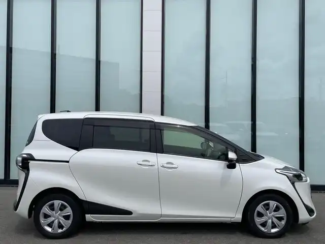 トヨタ シエンタ G セーフティエディション 大阪府 2020(令2)年 3.9万km ホワイトパールクリスタルシャイン 社外9インチナビ　/ETC　/全方位モニター　/両側パワースライドドア　/LEDヘッドライト　/フルセグTV　/シートヒーター　/純正フロアマット　/ドライブレコーダー（前方）　/プッシュスタート
