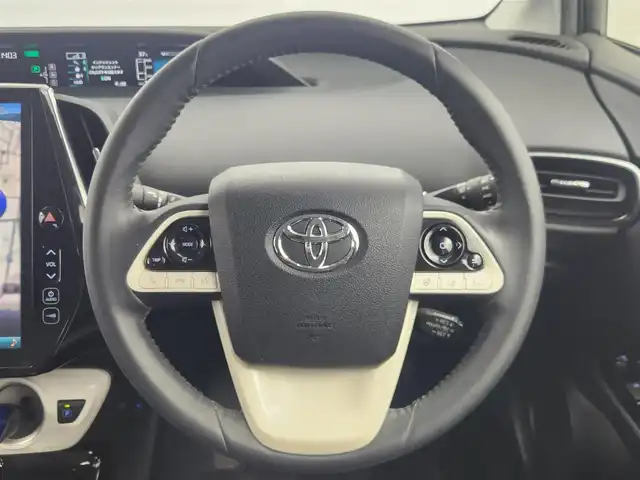 トヨタ プリウス ＰＨＶ A プレミアム 愛知県 2018(平30)年 8.2万km ホワイトパールクリスタルシャイン トヨタセーフティセンス/　　・プリクラッシュセーフティ/　　・レーンディバーチャーアラート/　　・レーントレーシングアシスト/　　・レーダークルーズコントロール/　　・オートマチックハイビーム/ブラインドスポットモニター/トヨタチームメイト/　　・アドバンストパーク/置くだけ充電/ヘッドアップディスプレイ/デジタルインナーミラー/純正11.6インチナビ/　　BT/フルセグ/バックカメラ/ドライブレコーダー/ビルトインETC/革巻きステアリング/ステアリングリモコン/ステアリングヒーター/本革シート/パワーシート（D席）/シートヒーター（前席）/純正LEDヘッドライト/フォグランプ/モデリスタ17インチアルミホイール