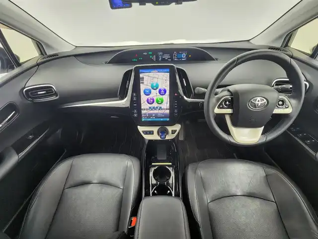 トヨタ プリウス ＰＨＶ A プレミアム 愛知県 2018(平30)年 8.2万km ホワイトパールクリスタルシャイン トヨタセーフティセンス/　　・プリクラッシュセーフティ/　　・レーンディバーチャーアラート/　　・レーントレーシングアシスト/　　・レーダークルーズコントロール/　　・オートマチックハイビーム/ブラインドスポットモニター/トヨタチームメイト/　　・アドバンストパーク/置くだけ充電/ヘッドアップディスプレイ/デジタルインナーミラー/純正11.6インチナビ/　　BT/フルセグ/バックカメラ/ドライブレコーダー/ビルトインETC/革巻きステアリング/ステアリングリモコン/ステアリングヒーター/本革シート/パワーシート（D席）/シートヒーター（前席）/純正LEDヘッドライト/フォグランプ/モデリスタ17インチアルミホイール