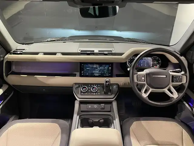 ランドローバー ランドローバー ディフェンダー 110XダイナミックSE 道央・札幌 2022(令4)年 3.7万km 黒 ブラックエクステリアパック/スライディングパノラミックルーフ/２２インチ　スタイル5098　５スポーク/（グロスブラックフィニッシュ）/MERIDIANサウンドシステム/ブラインドスポットパック/・クリアイグジットモニター/・ブラインドスポットアシスト/・リバーストラフィックディテクション/ドライバーアシストパック/・リアコリジョンモニター/・アダプティブクルーズコントロール/黒ベージュ革シート/３Dサラウンドカメラ/１１．４インチタッチスクリーン/メモリー付パワーシート（D/N）/シートヒーター（前席・後席）/LEDヘッドライト/オートライト/ETC