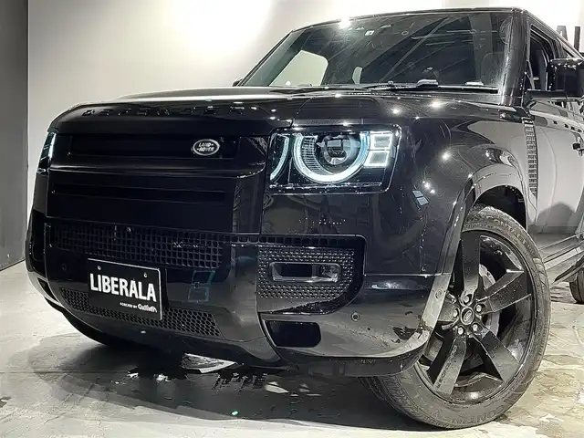 ランドローバー ランドローバー ディフェンダー 110XダイナミックSE 道央・札幌 2022(令4)年 3.7万km 黒 ブラックエクステリアパック/スライディングパノラミックルーフ/２２インチ　スタイル5098　５スポーク/（グロスブラックフィニッシュ）/MERIDIANサウンドシステム/ブラインドスポットパック/・クリアイグジットモニター/・ブラインドスポットアシスト/・リバーストラフィックディテクション/ドライバーアシストパック/・リアコリジョンモニター/・アダプティブクルーズコントロール/黒ベージュ革シート/３Dサラウンドカメラ/１１．４インチタッチスクリーン/メモリー付パワーシート（D/N）/シートヒーター（前席・後席）/LEDヘッドライト/オートライト/ETC