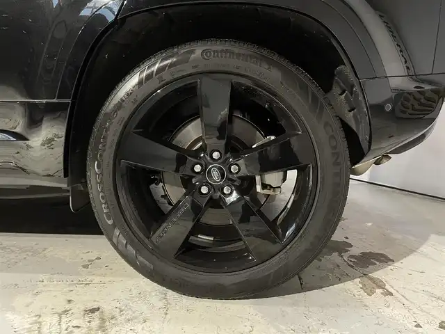 ランドローバー ランドローバー ディフェンダー 110XダイナミックSE 道央・札幌 2022(令4)年 3.7万km 黒 ブラックエクステリアパック/スライディングパノラミックルーフ/２２インチ　スタイル5098　５スポーク/（グロスブラックフィニッシュ）/MERIDIANサウンドシステム/ブラインドスポットパック/・クリアイグジットモニター/・ブラインドスポットアシスト/・リバーストラフィックディテクション/ドライバーアシストパック/・リアコリジョンモニター/・アダプティブクルーズコントロール/黒ベージュ革シート/３Dサラウンドカメラ/１１．４インチタッチスクリーン/メモリー付パワーシート（D/N）/シートヒーター（前席・後席）/LEDヘッドライト/オートライト/ETC