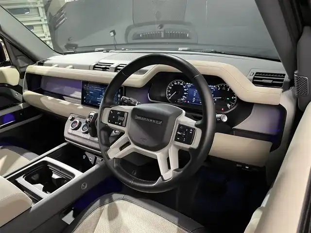 ランドローバー ランドローバー ディフェンダー 110XダイナミックSE 道央・札幌 2022(令4)年 3.7万km 黒 ブラックエクステリアパック/スライディングパノラミックルーフ/２２インチ　スタイル5098　５スポーク/（グロスブラックフィニッシュ）/MERIDIANサウンドシステム/ブラインドスポットパック/・クリアイグジットモニター/・ブラインドスポットアシスト/・リバーストラフィックディテクション/ドライバーアシストパック/・リアコリジョンモニター/・アダプティブクルーズコントロール/黒ベージュ革シート/３Dサラウンドカメラ/１１．４インチタッチスクリーン/メモリー付パワーシート（D/N）/シートヒーター（前席・後席）/LEDヘッドライト/オートライト/ETC