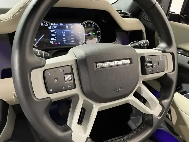 ランドローバー ランドローバー ディフェンダー 110XダイナミックSE 道央・札幌 2022(令4)年 3.7万km 黒 ブラックエクステリアパック/スライディングパノラミックルーフ/２２インチ　スタイル5098　５スポーク/（グロスブラックフィニッシュ）/MERIDIANサウンドシステム/ブラインドスポットパック/・クリアイグジットモニター/・ブラインドスポットアシスト/・リバーストラフィックディテクション/ドライバーアシストパック/・リアコリジョンモニター/・アダプティブクルーズコントロール/黒ベージュ革シート/３Dサラウンドカメラ/１１．４インチタッチスクリーン/メモリー付パワーシート（D/N）/シートヒーター（前席・後席）/LEDヘッドライト/オートライト/ETC