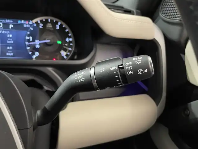 ランドローバー ランドローバー ディフェンダー 110XダイナミックSE 道央・札幌 2022(令4)年 3.7万km 黒 ブラックエクステリアパック/スライディングパノラミックルーフ/２２インチ　スタイル5098　５スポーク/（グロスブラックフィニッシュ）/MERIDIANサウンドシステム/ブラインドスポットパック/・クリアイグジットモニター/・ブラインドスポットアシスト/・リバーストラフィックディテクション/ドライバーアシストパック/・リアコリジョンモニター/・アダプティブクルーズコントロール/黒ベージュ革シート/３Dサラウンドカメラ/１１．４インチタッチスクリーン/メモリー付パワーシート（D/N）/シートヒーター（前席・後席）/LEDヘッドライト/オートライト/ETC