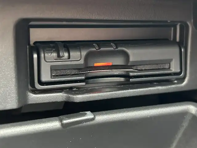 日産 セレナ ハイウェイスター Vセレクション 福岡県 2018(平30)年 4.7万km ブリリアントホワイトパール 純正７型SDナビ(フルセグTV/CD)アラウンドビューモニター後席フリップダウンモニターエマージェンシーブレーキコーナーセンサー両側パワスラETC2.0USBポート純正LEDヘッドライト純正フロアマット純正アルミホイール16インチスマートキープッシュスタート