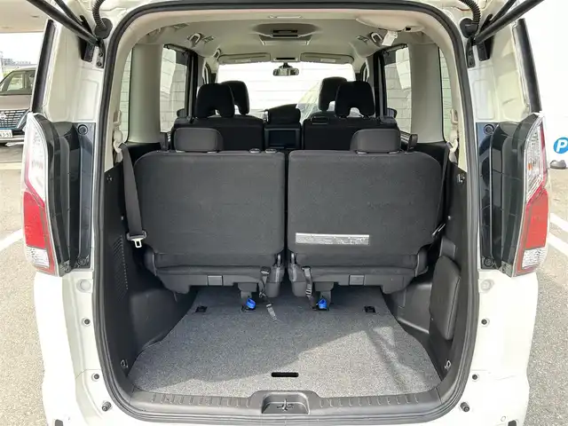 日産 セレナ ハイウェイスター Vセレクション 福岡県 2018(平30)年 4.7万km ブリリアントホワイトパール 純正７型SDナビ(フルセグTV/CD)アラウンドビューモニター後席フリップダウンモニターエマージェンシーブレーキコーナーセンサー両側パワスラETC2.0USBポート純正LEDヘッドライト純正フロアマット純正アルミホイール16インチスマートキープッシュスタート