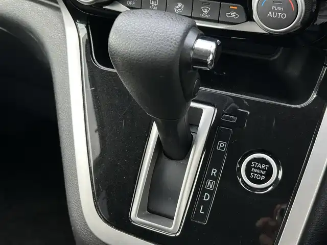 日産 セレナ ハイウェイスター Vセレクション 福岡県 2018(平30)年 4.7万km ブリリアントホワイトパール 純正７型SDナビ(フルセグTV/CD)アラウンドビューモニター後席フリップダウンモニターエマージェンシーブレーキコーナーセンサー両側パワスラETC2.0USBポート純正LEDヘッドライト純正フロアマット純正アルミホイール16インチスマートキープッシュスタート
