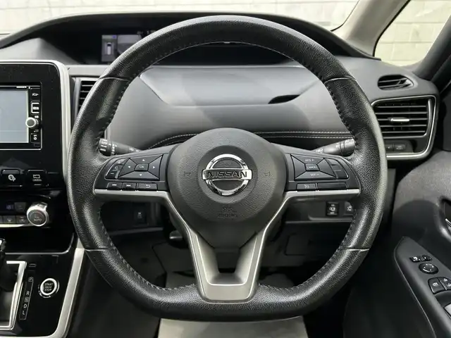 日産 セレナ ハイウェイスター Vセレクション 福岡県 2018(平30)年 4.7万km ブリリアントホワイトパール 純正７型SDナビ(フルセグTV/CD)アラウンドビューモニター後席フリップダウンモニターエマージェンシーブレーキコーナーセンサー両側パワスラETC2.0USBポート純正LEDヘッドライト純正フロアマット純正アルミホイール16インチスマートキープッシュスタート