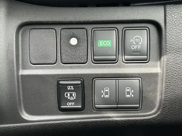 日産 セレナ ハイウェイスター Vセレクション 福岡県 2018(平30)年 4.7万km ブリリアントホワイトパール 純正７型SDナビ(フルセグTV/CD)アラウンドビューモニター後席フリップダウンモニターエマージェンシーブレーキコーナーセンサー両側パワスラETC2.0USBポート純正LEDヘッドライト純正フロアマット純正アルミホイール16インチスマートキープッシュスタート