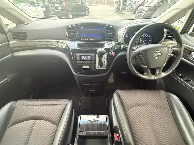 日産 エルグランド 250ハイウェイスターS 千葉県 2018(平30)年 3.6万km ファントムブラック 純正ナビ/(Bluetooth/フルセグTV/CD/DVD/FM)/バックカメラ/フリップダウンモニター/ドライブレコーダー/クルーズコントロール/両側パワースライドドア/オットマン(N席/2列目)/ロールサンシェード/ドアバイザー/純正18インチアルミホイール/純正フロアマット/サイド+カーテンエアバッグ/ETC/スマートキー