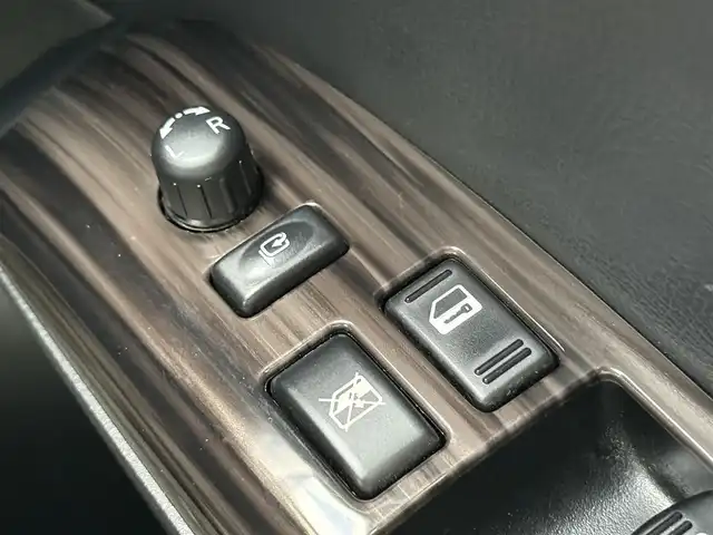 日産 エルグランド 250ハイウェイスターS 千葉県 2018(平30)年 3.6万km ファントムブラック 純正ナビ/(Bluetooth/フルセグTV/CD/DVD/FM)/バックカメラ/フリップダウンモニター/ドライブレコーダー/クルーズコントロール/両側パワースライドドア/オットマン(N席/2列目)/ロールサンシェード/ドアバイザー/純正18インチアルミホイール/純正フロアマット/サイド+カーテンエアバッグ/ETC/スマートキー