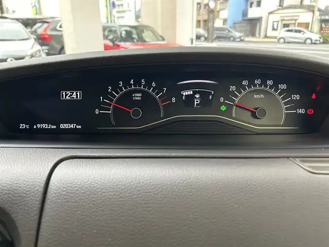 ホンダ Ｎ ＢＯＸ G L ホンダセンシング 兵庫県 2018(平30)年 2.1万km ブリティッシュグリーンP 純正ディーラーSDナビ/　Bluetooth/CD/iPod/AM/FM/バックカメラ/純正ビルトインETC/ベンチシート/片側パワースライドドア/アイドリングストップ/アダプティブクルーズコントロール/アンチロック・ブレーキ・システム/レーンキープアシスト/横滑り防止装置/盗難防止装置/衝突被害軽減システム/パワーステアリング/パワーウィンドウ/スマートキー/純正フロアマット/エアバッグ（W）/保証書/取扱説明書