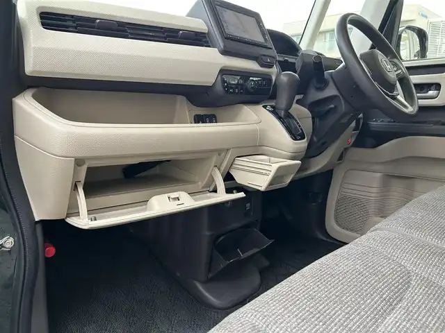 ホンダ Ｎ ＢＯＸ G L ホンダセンシング 兵庫県 2018(平30)年 2.1万km ブリティッシュグリーンP 純正ディーラーSDナビ/　Bluetooth/CD/iPod/AM/FM/バックカメラ/純正ビルトインETC/ベンチシート/片側パワースライドドア/アイドリングストップ/アダプティブクルーズコントロール/アンチロック・ブレーキ・システム/レーンキープアシスト/横滑り防止装置/盗難防止装置/衝突被害軽減システム/パワーステアリング/パワーウィンドウ/スマートキー/純正フロアマット/エアバッグ（W）/保証書/取扱説明書