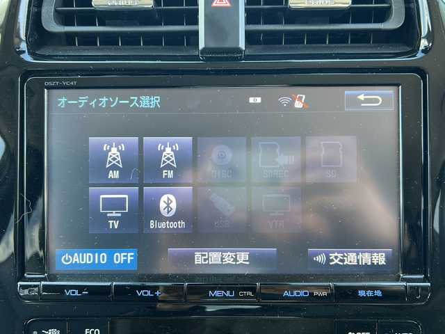 トヨタ プリウス A プレミアム 道東・釧路十勝 2017(平29)年 2.9万km ホワイトパールクリスタルシャイン 4WD/純正９インチSDナビ　/(フルセグTV/ＤＶＤ再生/Ｂｌｕｅｔｏｏｔｈ接続)　/前方ドライブレコーダー　/ビルトインＥＴＣ2.0　/バックカメラ　/運転席パワーシート/前席シートヒーター　/レーダークルーズコントロール　/前後コーナーセンサー　/レーンアシスト　/衝突軽減ブレーキ　/横滑り防止装置/アイドリングストップ/スマートキー/プッシュスタート/純正LEDヘッドライト/純正フロアマット/社外15インチアルミホイール