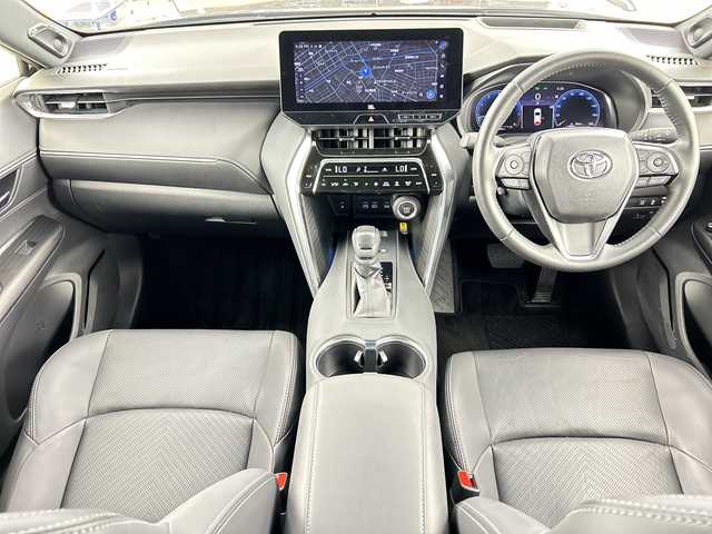 トヨタ ハリアー Z レザーパッケージ 愛知県 2024(令6)年 1.4万km ブラック 禁煙車/純正12.3インチナビ/（AM/FM/USB/フルセグTV/Bluetooth/HDMI）/全方位カメラ/JBLサウンド/モデリスタフルエアロ/調光パノラマルーフ/トヨタセーフティセンス/・プリクラッシュセーフティ/・レーダークルーズコントロール/・レーンディパーチャーアラート/・レーントレーシングアシスト/・オートマチックハイビーム/・ロードサインアシスト/・前後パーキングサポートブレーキ/・ブラインドスポットモニター/ヘッドアップディスプレイ/ETC2.0/デジタルインナーミラー/レザーシート/シートヒーター/シートベンチレーション/パワーシート/メモリシート/ステアリングヒーター/パワーバックドア/純正19インチアルミホイール/スマートキー/プッシュスタート/LEDヘッドライト/フロントフォグランプ/オートライト/純正フロアマット/横滑り防止装置/電子パーキングブレーキ/オートホールド