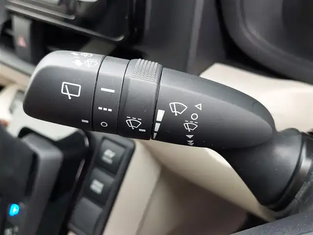 トヨタ シエンタ ハイブリッド Z 東京都 2022(令4)年 2.5万km ブラック 天井サーキュレーター/Toyota Safety Sense/・プリクラッシュセーフティ/・レーントアシスト/・先行車発進告知機能/・オートマチックハイビーム/・レーダークルーズコントロール/・クリアランスソナー/・ブラインドスポットモニター/プッシュスタート/純正ナビ/フルセグTV/バックカメラ/ETC/100V電源/両側パワースライドドア/後席ロールサンシェード/LEDヘッドライト/ドアバイザー/スマートキー