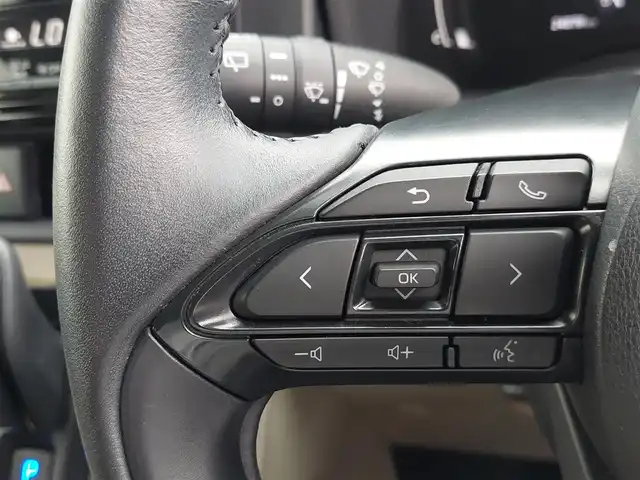 トヨタ シエンタ ハイブリッド Z 東京都 2022(令4)年 2.5万km ブラック 天井サーキュレーター/Toyota Safety Sense/・プリクラッシュセーフティ/・レーントアシスト/・先行車発進告知機能/・オートマチックハイビーム/・レーダークルーズコントロール/・クリアランスソナー/・ブラインドスポットモニター/プッシュスタート/純正ナビ/フルセグTV/バックカメラ/ETC/100V電源/両側パワースライドドア/後席ロールサンシェード/LEDヘッドライト/ドアバイザー/スマートキー