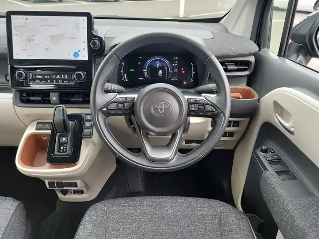 トヨタ シエンタ ハイブリッド Z 東京都 2022(令4)年 2.5万km ブラック 天井サーキュレーター/Toyota Safety Sense/・プリクラッシュセーフティ/・レーントアシスト/・先行車発進告知機能/・オートマチックハイビーム/・レーダークルーズコントロール/・クリアランスソナー/・ブラインドスポットモニター/プッシュスタート/純正ナビ/フルセグTV/バックカメラ/ETC/100V電源/両側パワースライドドア/後席ロールサンシェード/LEDヘッドライト/ドアバイザー/スマートキー
