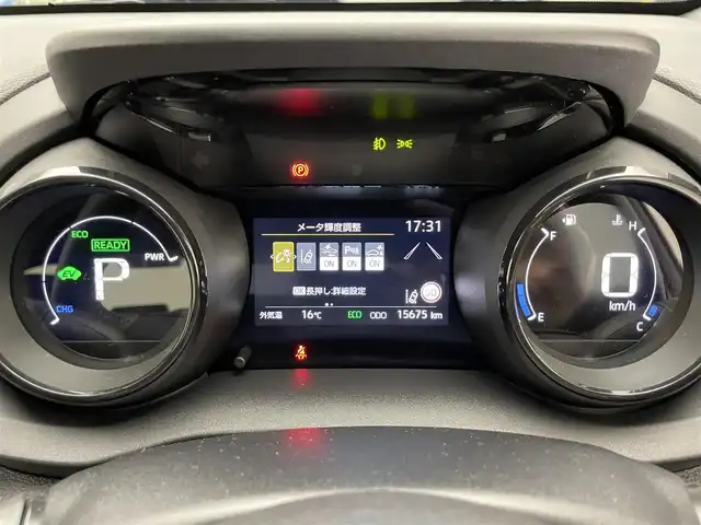 トヨタ ヤリス ハイブリッド Z 愛知県 2023(令5)年 1.6万km センシュアルレッドマイカ 純正８型ＤＡナビＴＶ　全方位カメラ　禁煙　シートヒーター　セーフティセンス　衝突軽減　車線逸脱　追従クルコン　ＬＥＤオートライト　コーナーセンサー　ステアリングヒーター　フォグランプ　純正フロアマット