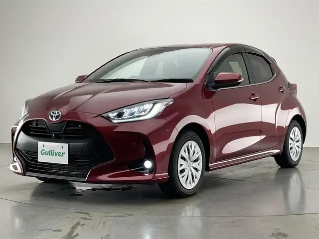 トヨタ ヤリス ハイブリッド Z 愛知県 2023(令5)年 1.6万km センシュアルレッドマイカ 純正８型ＤＡナビＴＶ　全方位カメラ　禁煙　シートヒーター　セーフティセンス　衝突軽減　車線逸脱　追従クルコン　ＬＥＤオートライト　コーナーセンサー　ステアリングヒーター　フォグランプ　純正フロアマット