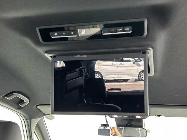 トヨタ ノア ハイブリッド S－Z 愛知県 2023(令5)年 5.3万km ホワイトパールクリスタルシャイン 純正10.5インチディスプレイオーディオ/・コネクティッドナビ対応(車載ナビ有)/・AppleCarPlay/AndroidAuto/・Bluetooth/・フルセグTV/・CD/DVD再生可/・USB(動画/音楽再生/給電)/・HDMI/・Miracast/バックカメラ/純正フリップダウンモニター/ユニバーサルステップ/3眼LEdヘッドライト/トヨタセーフティセンス/・プリクラッシュセーフティ/・緊急時操舵支援/・フロントクロスアラート/・レーントレーシングアシスト/・レーンディパーチャーアラート/・レーダークルーズコントロール/・オートハイビーム/・ロードサインアシスト/・ドライバー異常時対応システム/・プロアクティブドライビングアシスト/・発進遅れ告知機能/ブラインドスポットアシスト/パーキングサポートブレーキ/アドバンスドドライブ/両側パワースライドドア/ETC/ドライブレコーダー/ハーフレザーシート/シートヒーター/純正アルミホイール/スマートキー/プッシュスタート