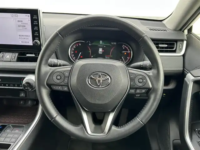 トヨタ ＲＡＶ４ G 群馬県 2021(令3)年 2.2万km ホワイトパールクリスタルシャイン 4WD/モデリスタエアロ/パノラマムーンルーフ/純正9インチディスプレイオーディオ/（USB/Bluetooth/Miracast/AM/FM）/パノラミックビューモニター/セーフティセンス/・プリクラッシュセーフティ/・レーントレーシングアシストポート/・レーダークルーズコントロール/・オートマチックハイビーム/・ロードサインアシスト/先行車発進告知機能/インテリジェントクリアランスソナー/リアクロストラフィックオートブレーキ/ブラインドスポットモニター/パワーバックドア/LEDヘッドランプ/ステアリングリモコン/合皮シート/シートヒーター/パワーシート/ステアリングヒーター/ETC/社外前後ドライブレコーダー/純正18インチアルミホイール/保証書/取扱説明書/スペアーキー1本