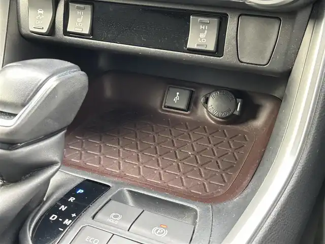 トヨタ ＲＡＶ４ G 群馬県 2021(令3)年 2.2万km ホワイトパールクリスタルシャイン 4WD/モデリスタエアロ/パノラマムーンルーフ/純正9インチディスプレイオーディオ/（USB/Bluetooth/Miracast/AM/FM）/パノラミックビューモニター/セーフティセンス/・プリクラッシュセーフティ/・レーントレーシングアシストポート/・レーダークルーズコントロール/・オートマチックハイビーム/・ロードサインアシスト/先行車発進告知機能/インテリジェントクリアランスソナー/リアクロストラフィックオートブレーキ/ブラインドスポットモニター/パワーバックドア/LEDヘッドランプ/ステアリングリモコン/合皮シート/シートヒーター/パワーシート/ステアリングヒーター/ETC/社外前後ドライブレコーダー/純正18インチアルミホイール/保証書/取扱説明書/スペアーキー1本