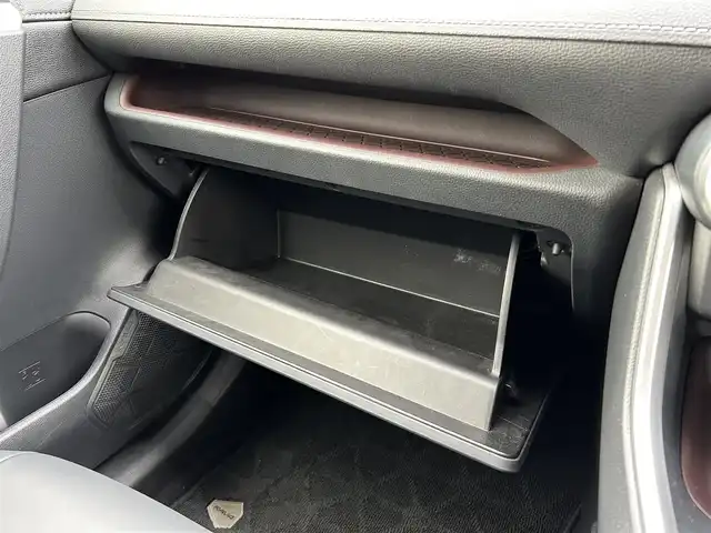 トヨタ ＲＡＶ４ G 群馬県 2021(令3)年 2.2万km ホワイトパールクリスタルシャイン 4WD/モデリスタエアロ/パノラマムーンルーフ/純正9インチディスプレイオーディオ/（USB/Bluetooth/Miracast/AM/FM）/パノラミックビューモニター/セーフティセンス/・プリクラッシュセーフティ/・レーントレーシングアシストポート/・レーダークルーズコントロール/・オートマチックハイビーム/・ロードサインアシスト/先行車発進告知機能/インテリジェントクリアランスソナー/リアクロストラフィックオートブレーキ/ブラインドスポットモニター/パワーバックドア/LEDヘッドランプ/ステアリングリモコン/合皮シート/シートヒーター/パワーシート/ステアリングヒーター/ETC/社外前後ドライブレコーダー/純正18インチアルミホイール/保証書/取扱説明書/スペアーキー1本