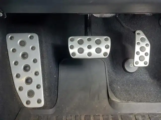 スバル アウトバック リミテッドEX 東京都 2021(令3)年 4.3万km クリスタルブラックシリカ 高度運転支援システム　アイサイトＸ/・渋滞時ハンズオフアシスト/・渋滞時発進アシスト/・アクティブレーンチェンジアシスト/・カーブ前速度制御/・料金所前速度制御/・プリクラッシュブレーキ/・ツーリングアシスト/・追従型クルーズコントロール/オートビークルホールド/アイドリングストップ/スバルリアビークルディテクション/XMODE/11.6インチセンターインフォメーションディスプレイ/・Bluetooth接続/・フルセグTV/・Apple Car Play/・Android Auto/バックカメラ/ドライブレコーダー/パワーバックドア/ステアリング連動ヘッドランプ/ワンタッチウィンカー機能/ドライバーモニタリングシステム/前席パワーシート/前席シートヒーター/ステアリングヒーター/電子パーキング