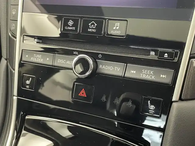 日産 スカイライン GT タイプP 埼玉県 2020(令2)年 4.3万km ブリリアントホワイトパール ワンオーナー/レザーシート/純正メモリナビ/　DTV/CD/DVD/BT/USB/HDDREC/AUX/インテリジェントアラウンドビューモニター/前席パワーシート/D席メモリ付きパワーシート/前席シートヒーター/サンルーフ/ドライブモードセレクト/ハンズフリーフォン/インテリジェントクルーズコントロール/エマージェンシーブレーキ/LDW（車線逸脱警報）/ビルトインETC2.0/エンジンスタートボタン/スマートキー/純正LEDヘッドライト＆フォグランプ/オートライト/純正フロアマット/純正アルミホイール