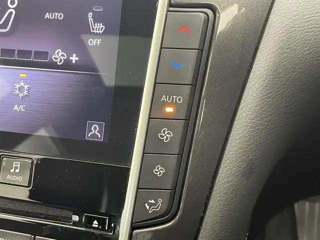 日産 スカイライン GT タイプP 埼玉県 2020(令2)年 4.3万km ブリリアントホワイトパール ワンオーナー/レザーシート/純正メモリナビ/　DTV/CD/DVD/BT/USB/HDDREC/AUX/インテリジェントアラウンドビューモニター/前席パワーシート/D席メモリ付きパワーシート/前席シートヒーター/サンルーフ/ドライブモードセレクト/ハンズフリーフォン/インテリジェントクルーズコントロール/エマージェンシーブレーキ/LDW（車線逸脱警報）/ビルトインETC2.0/エンジンスタートボタン/スマートキー/純正LEDヘッドライト＆フォグランプ/オートライト/純正フロアマット/純正アルミホイール