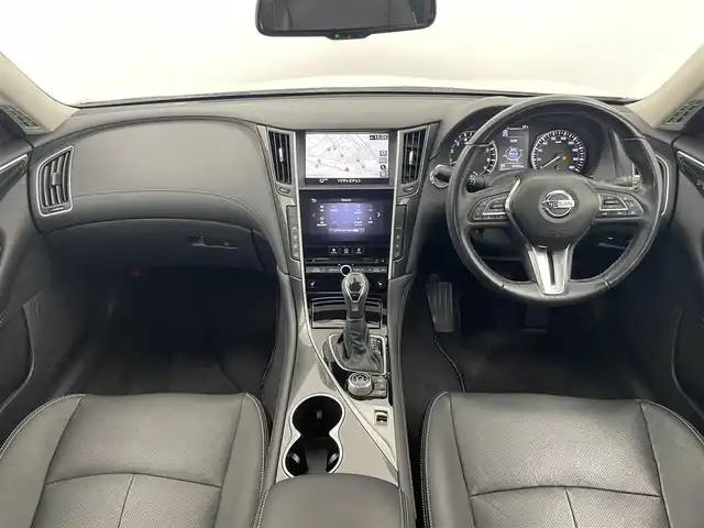 日産 スカイライン GT タイプP 埼玉県 2020(令2)年 4.3万km ブリリアントホワイトパール ワンオーナー/レザーシート/純正メモリナビ/　DTV/CD/DVD/BT/USB/HDDREC/AUX/インテリジェントアラウンドビューモニター/前席パワーシート/D席メモリ付きパワーシート/前席シートヒーター/サンルーフ/ドライブモードセレクト/ハンズフリーフォン/インテリジェントクルーズコントロール/エマージェンシーブレーキ/LDW（車線逸脱警報）/ビルトインETC2.0/エンジンスタートボタン/スマートキー/純正LEDヘッドライト＆フォグランプ/オートライト/純正フロアマット/純正アルミホイール