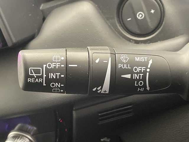 ホンダ ヴェゼル ハイブリッド e:HEV X 宮崎県 2024(令6)年 3.6万km プラチナホワイトパール ワンオーナー/禁煙車/ホンダセンシング/メモリナビTV/（CD/DVD/Bluetooth/フルセグTV)/バックカメラ/ETC/純正16インチアルミ/純正LEDオートライト/フロアマット/アダプティブクルーズコントロール/レーンディパーチャーアラート/オートマチックハイビーム/ダウンヒルアシストコントロール/クリアランスソナー/電子パーキング/オートホールド/スマートキー/スペアキー１本/プッシュエンジンスタート/取扱い説明書