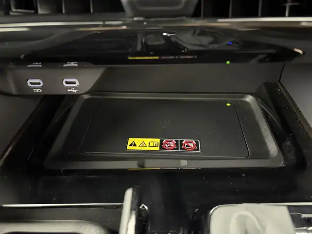 トヨタ アルファードハイブリット Z 愛知県 2024(令6)年 2.6万km プラチナホワイトパールマイカ セーフティセンス/・プリクラッシュセーフティ/・レーントレーシングアシスト/・レーンディパーチャーアラート/・全車速追従機能付レーダークルーズコントロール/・アダクティブハイビームシステム/・ロードサインアシスト/・ドライバー異常時対応システム/・プロアクティブドライビングアシスト/・発進遅れ告知機能/BSM（ブラインドスポットモニター）/14インチディスプレイオーディオ/（ナビ／BT/USB/HDMI/フルセグTV）/ETC2.0/パノラミックビューモニター/デジタルインナーミラー/おくだけ充電/シートヒーター/シートベンチレーション/パワーシート（運転席メモリー機能付）前席／2列目/パワーサンシェード　2列目／3列目/パワーバックドア/プッシュスタート／スマートキー/純正フロアマット／ドアバイザー