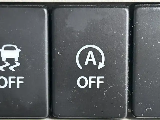 スズキ ラパン X 岡山県 2015(平27)年 8.2万km フォーンベージュメタリック/ホワイト2トーンルーフ 登録時走行距離81211km/純正ナビ/フルセグTV(AM/FM/CD/DVD/Bluetooth)/全方位カメラ/前後ドライブレコーダー/ビルトインETC/レーダーブレーキサポート/横滑り防止装置/アイドリングストップ/D席シートヒーター/USB入力端子/純正フロアマット/14インチ純正AW/電動格納ミラー/プッシュスタート/スマートキー×2