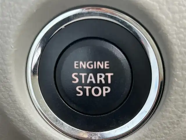 スズキ ラパン X 岡山県 2015(平27)年 8.2万km フォーンベージュメタリック/ホワイト2トーンルーフ 登録時走行距離81211km/純正ナビ/フルセグTV(AM/FM/CD/DVD/Bluetooth)/全方位カメラ/前後ドライブレコーダー/ビルトインETC/レーダーブレーキサポート/横滑り防止装置/アイドリングストップ/D席シートヒーター/USB入力端子/純正フロアマット/14インチ純正AW/電動格納ミラー/プッシュスタート/スマートキー×2